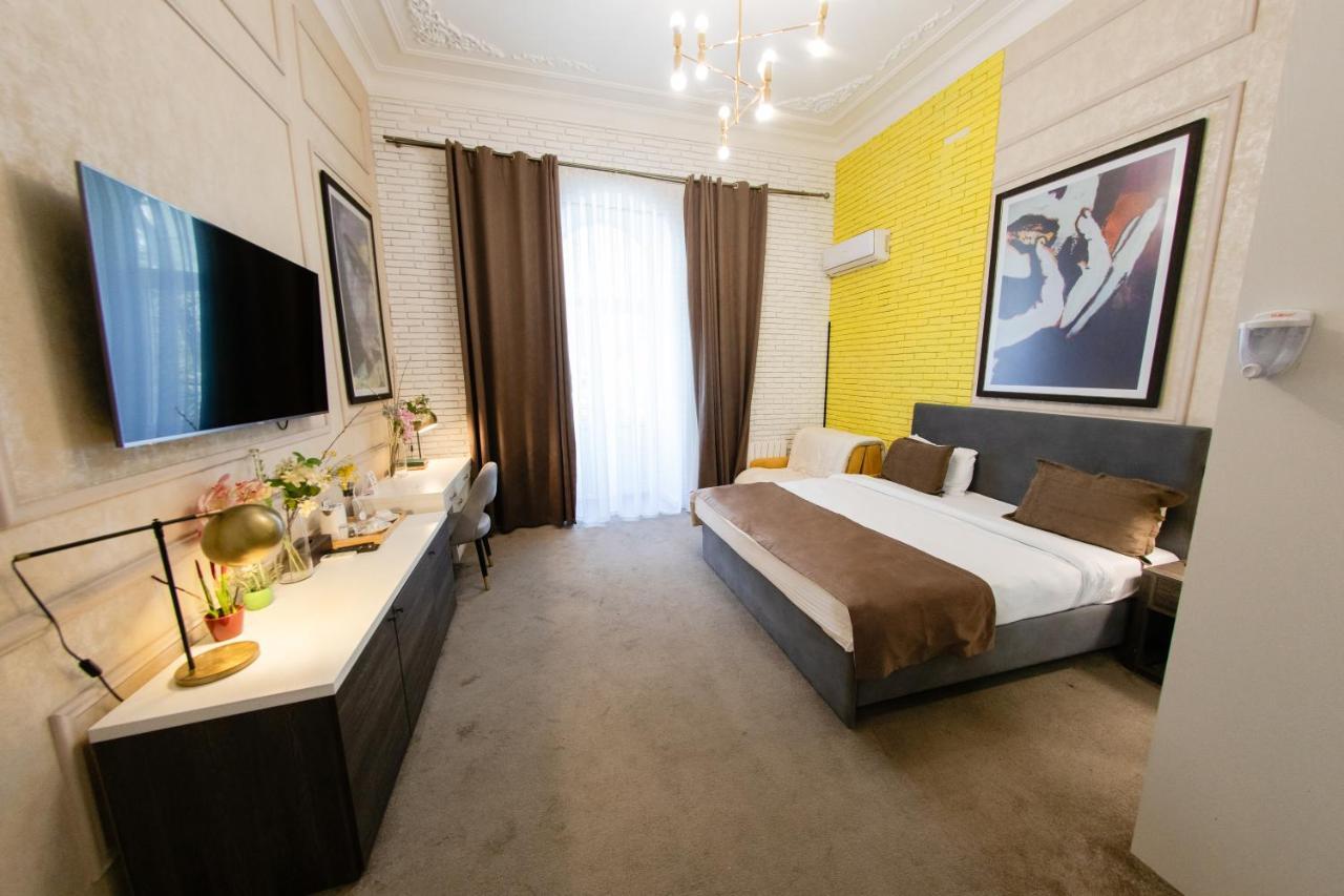 Junior Suite with Balcony